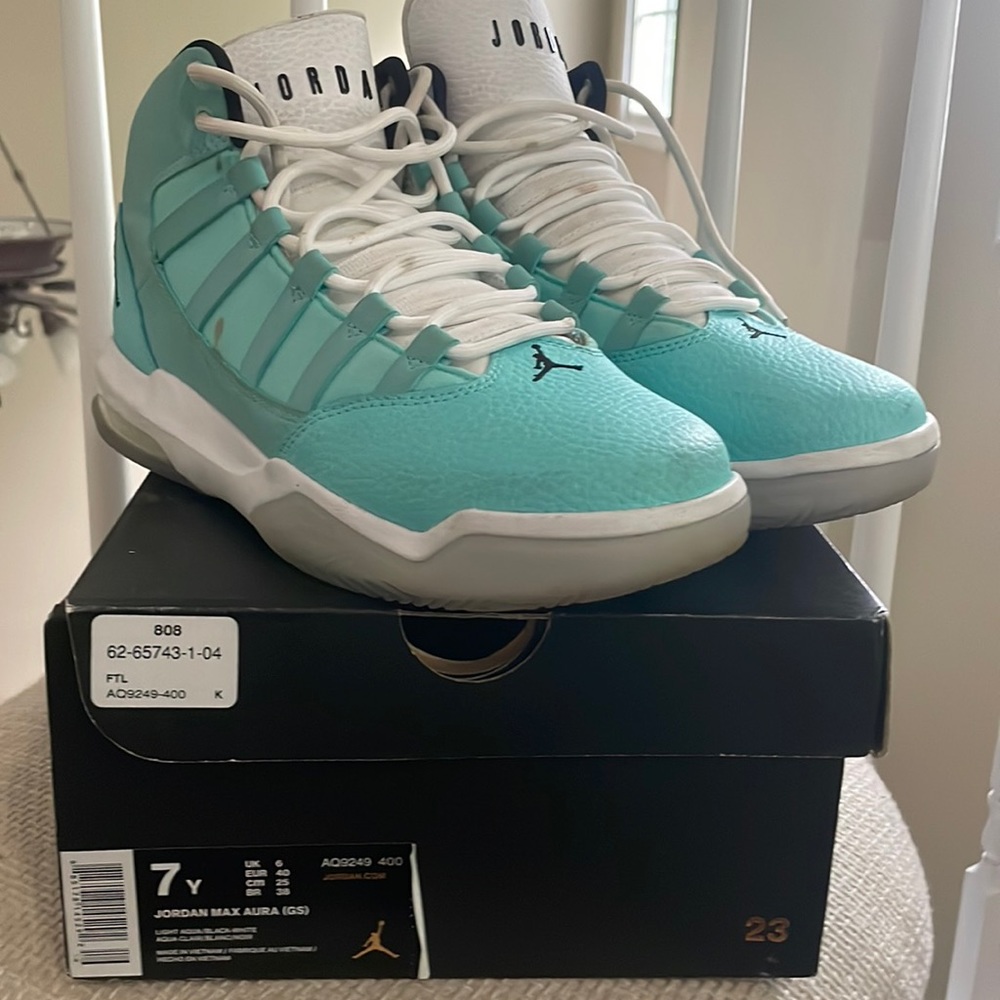 Jordan max aura